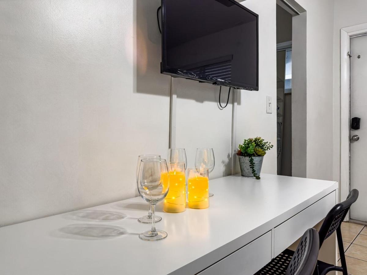 Luxe 2Br1Bath South Beach 1 Min Walk From Ocean Miami Beach Exteriér fotografie